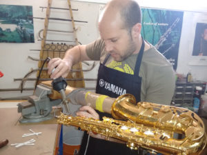 reparación saxo alto yamaha