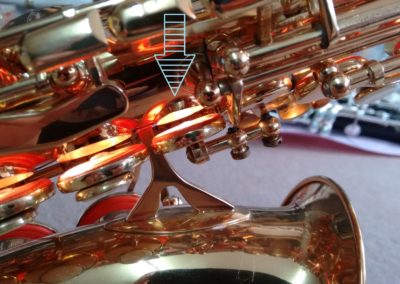 Rectificado y nivelado de los orificios del cuerpo del saxofón